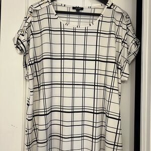 Women's Checkered Short Sleeve Top - Black and White